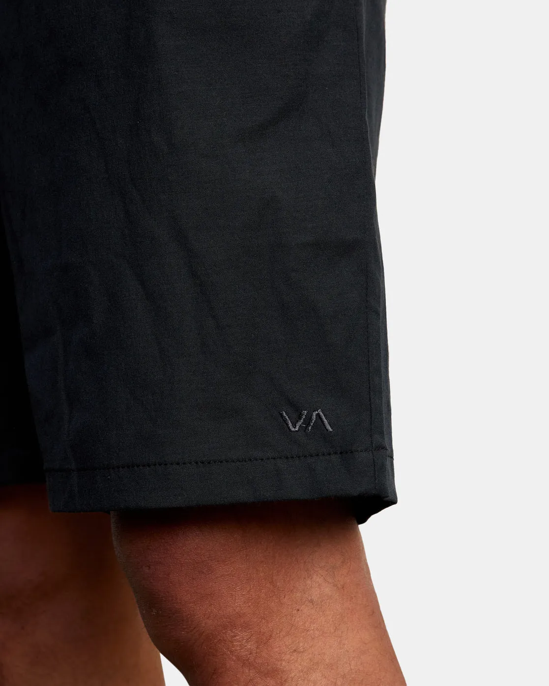 Back In Hybrid Shorts 19" - Black